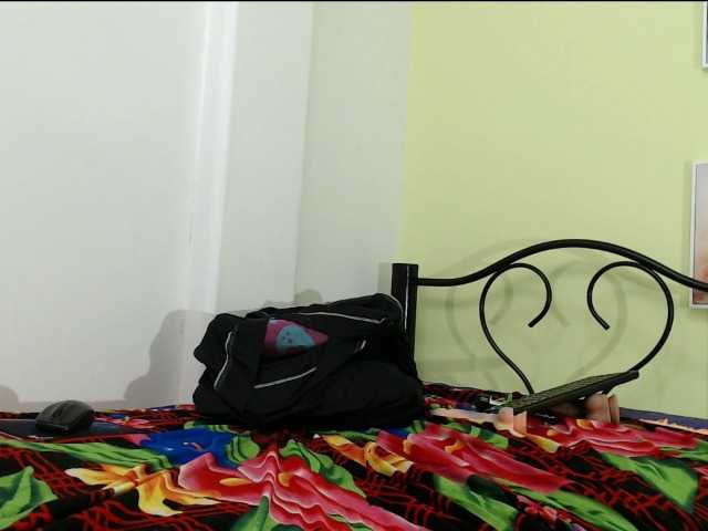 saracurvy54 live cam on BongaCams