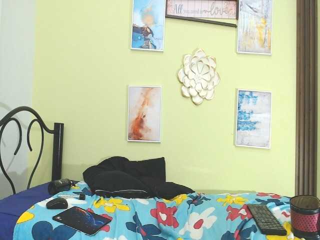 saracurvy54 live cam on BongaCams
