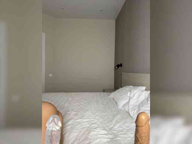 HiddenKittyLust webcam