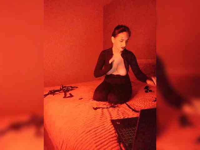 HiddenKittyLust webcam