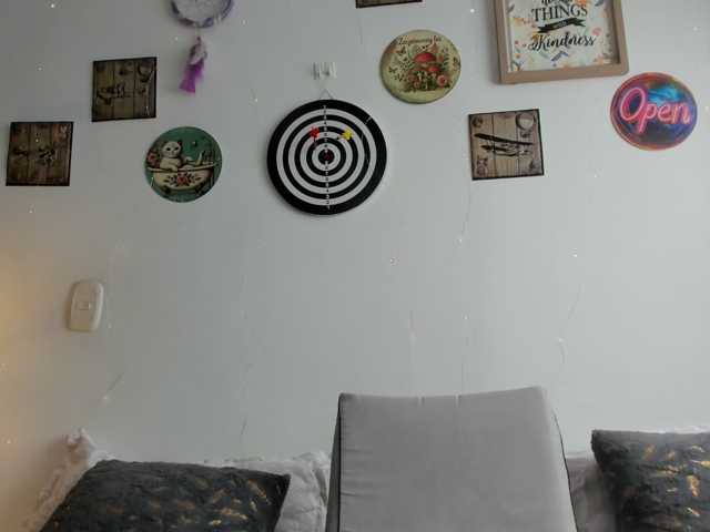 CoralShine80 live cam preview