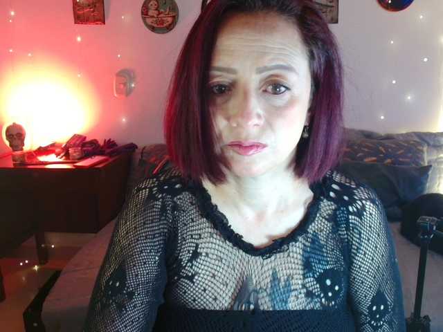 CoralShine80 live cam on BongaCams