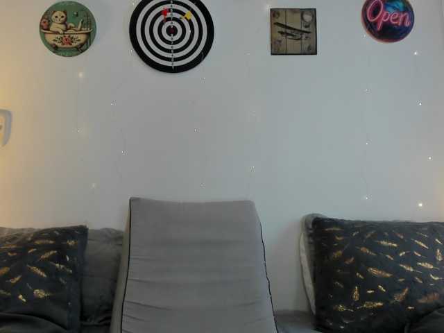 CoralShine80, en vivo ahora en BongaCams