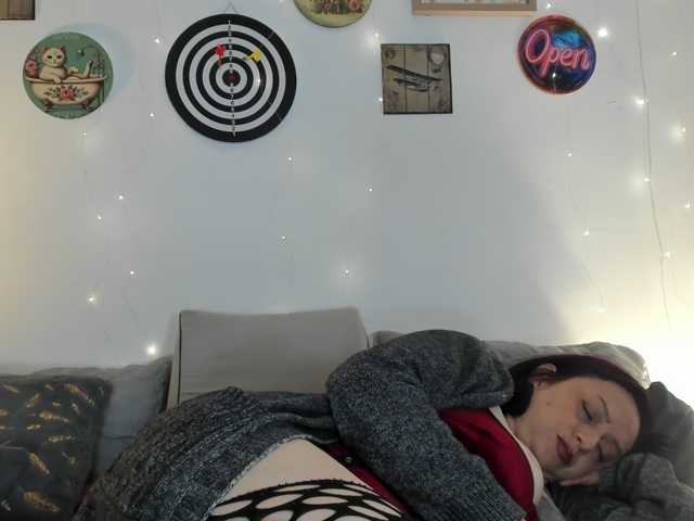 CoralShine80 live cam on BongaCams