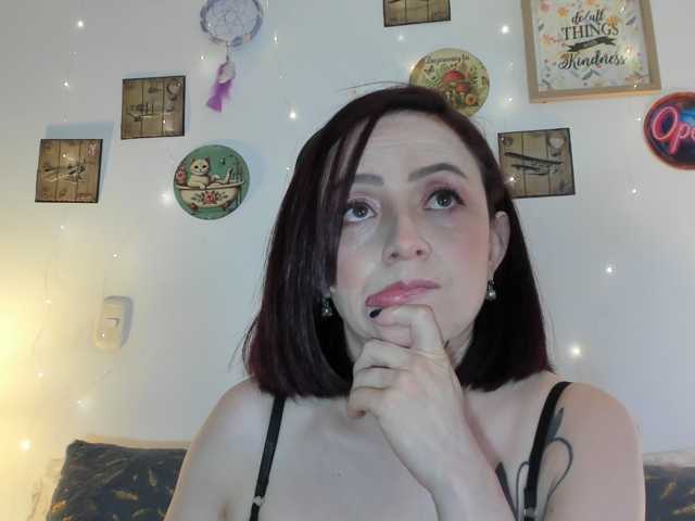 CoralShine80 live cam on BongaCams