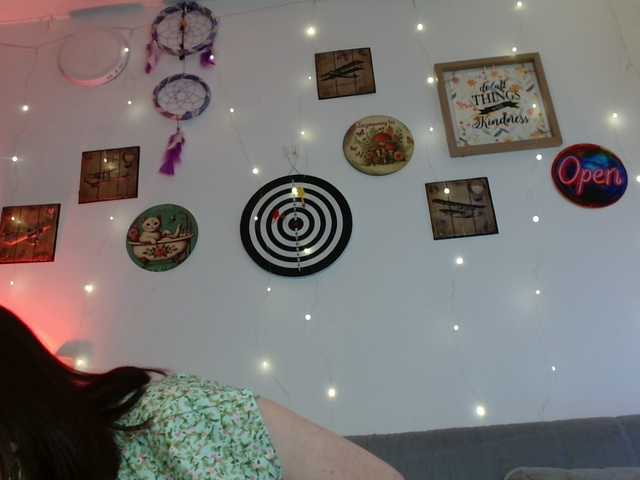 CoralShine80 live cam on BongaCams