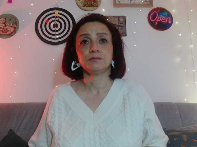 CoralShine80 live cam on BongaCams