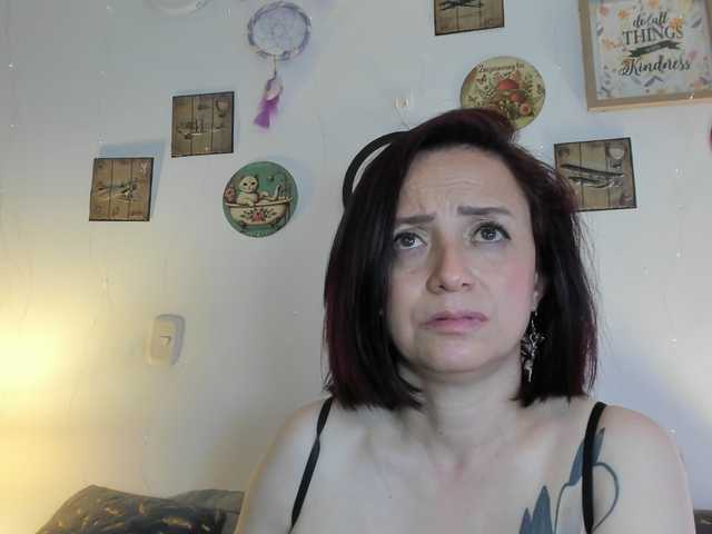 CoralShine80 live cam on BongaCams
