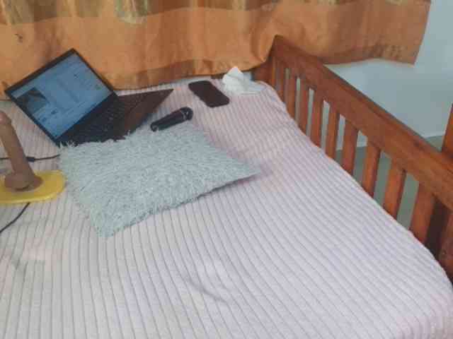 Anneycandey webcam