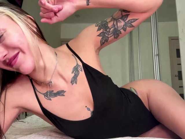 Hornybabyes live cam on BongaCams