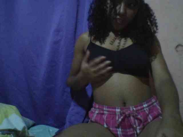 Leticia21 webcam
