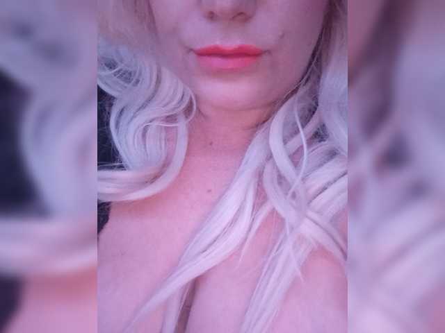 Aphrodite10 — live female cam