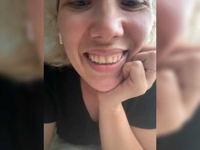 Roxi13 live cam on BongaCams
