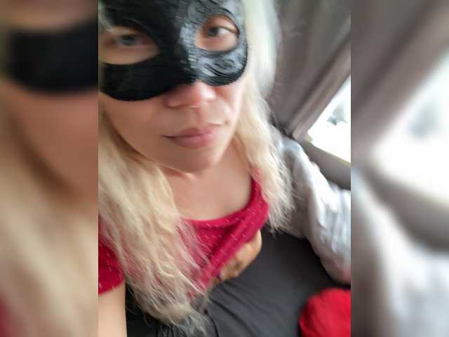 Roxi13 live cam on BongaCams