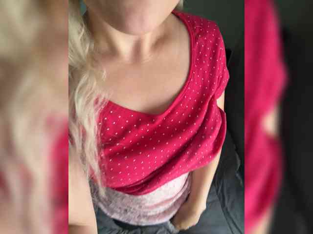 Roxi13 webcam
