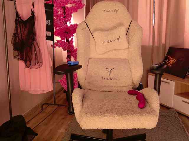 shy-princess webcam