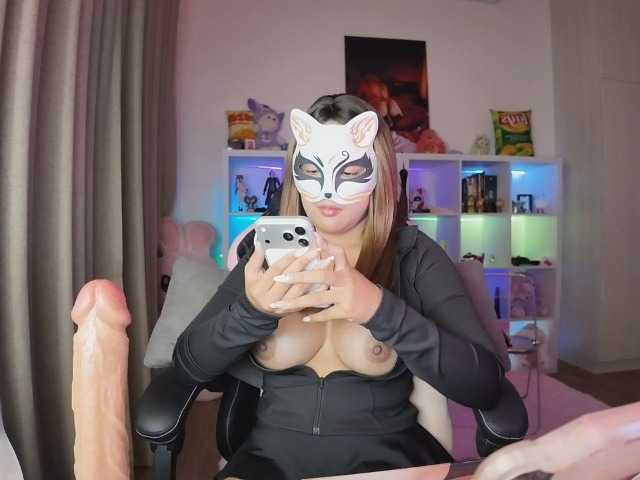 Silk-Foxy live cam on BongaCams
