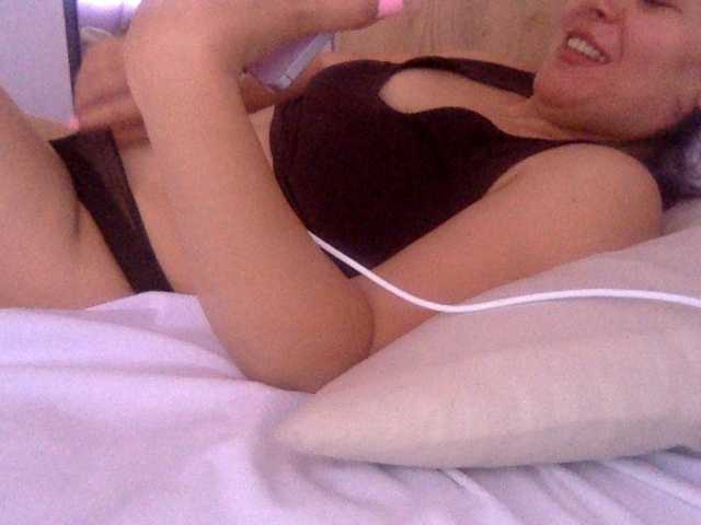 Anna86-2 live cam on BongaCams