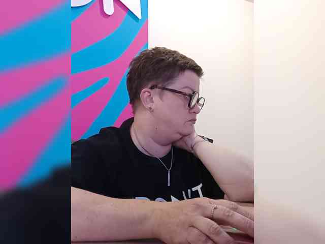 LeraVV webcam