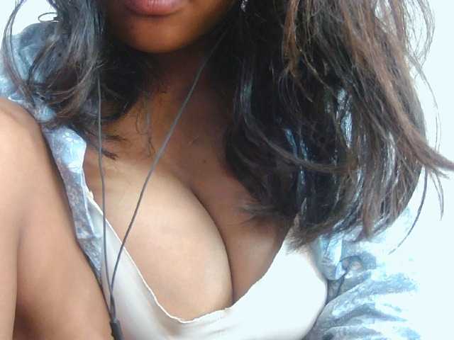 NanieCute live cam on BongaCams