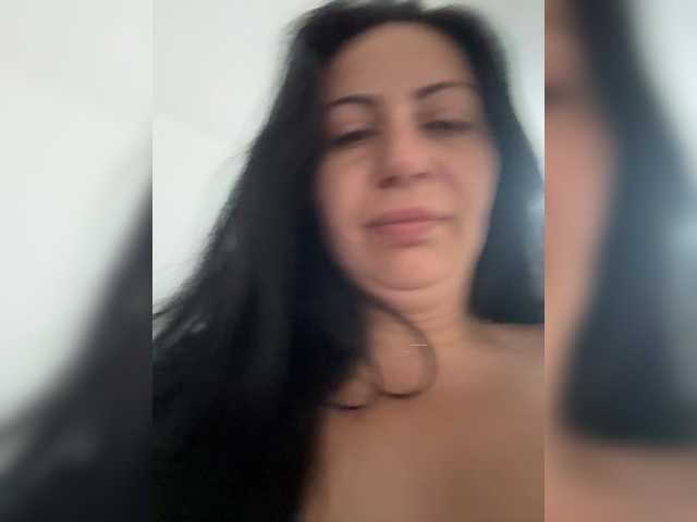 CarlaMede live cam on BongaCams