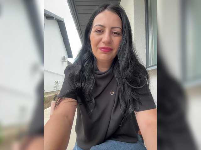 CarlaMede live cam on BongaCams