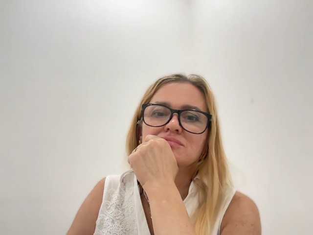WhisperHeart live cam on BongaCams