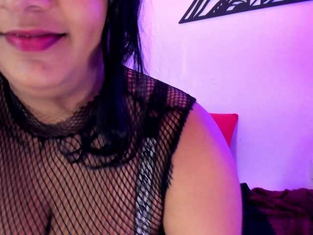 Giovannadiprinzio live cam on BongaCams