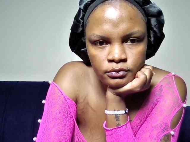 Hot-sexxy-beauty webcam