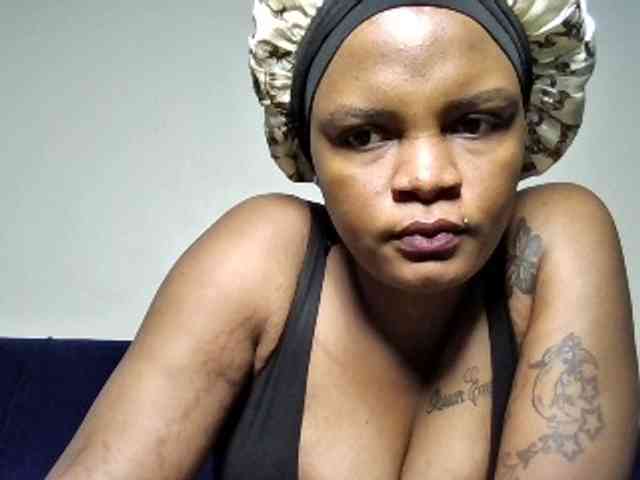 Hot-sexxy-beauty webcam