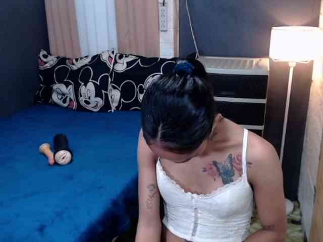 Xtshotbigcock Live Webcam on BongaCams