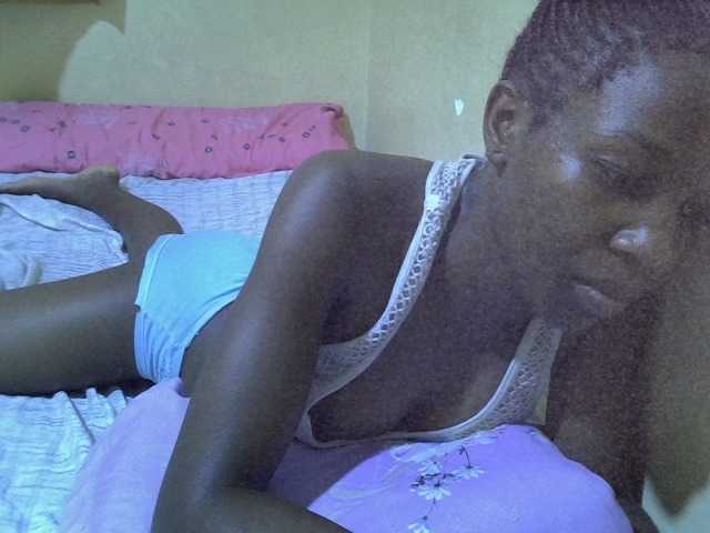 Sexy-halimah live cam on BongaCams