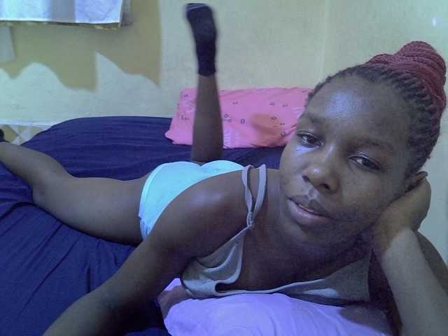 Sexy-halimah, live now on BongaCams