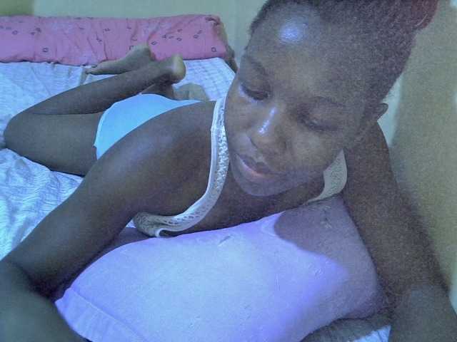 Sexy-halimah live cam on BongaCams