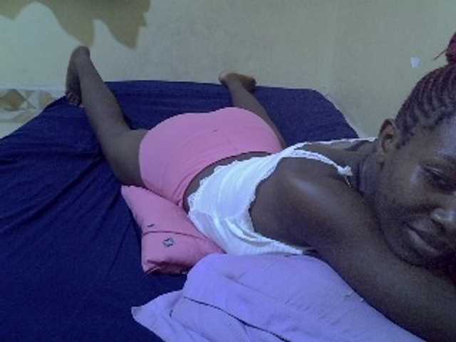 Sexy-halimah live cam on BongaCams