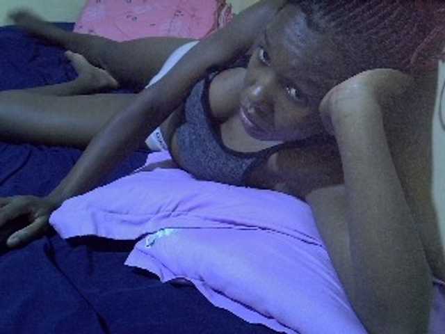Sexy-halimah live cam on BongaCams