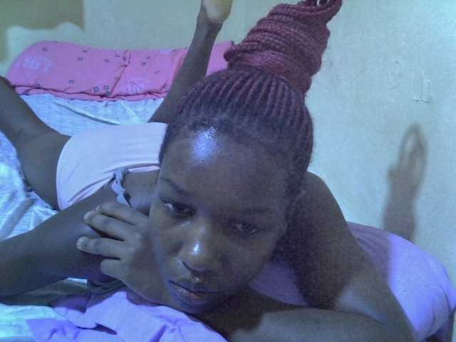 Sexy-halimah live cam on BongaCams