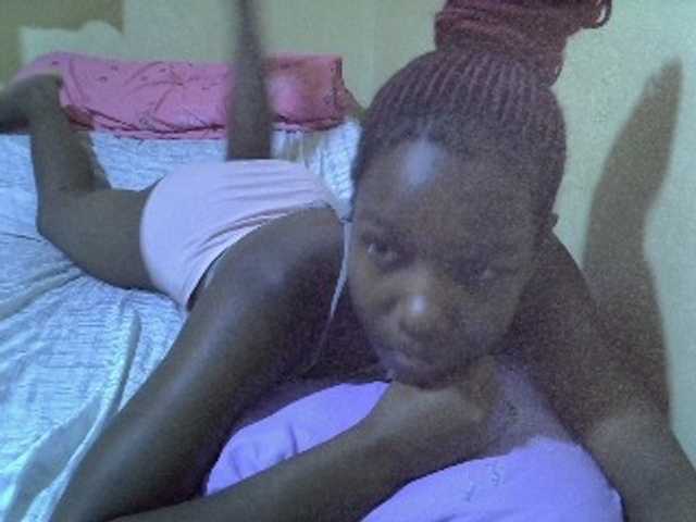 Sexy-halimah live cam on BongaCams