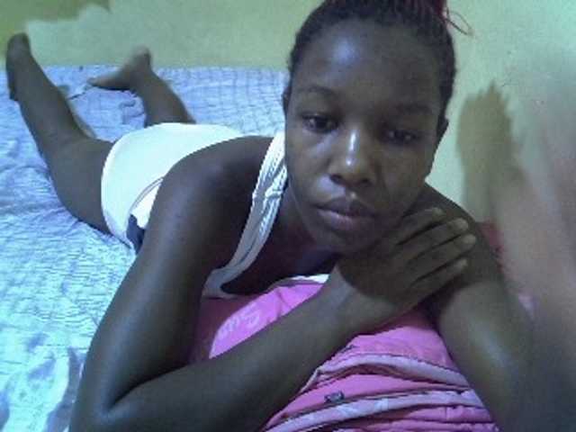 Sexy-halimah live cam on BongaCams
