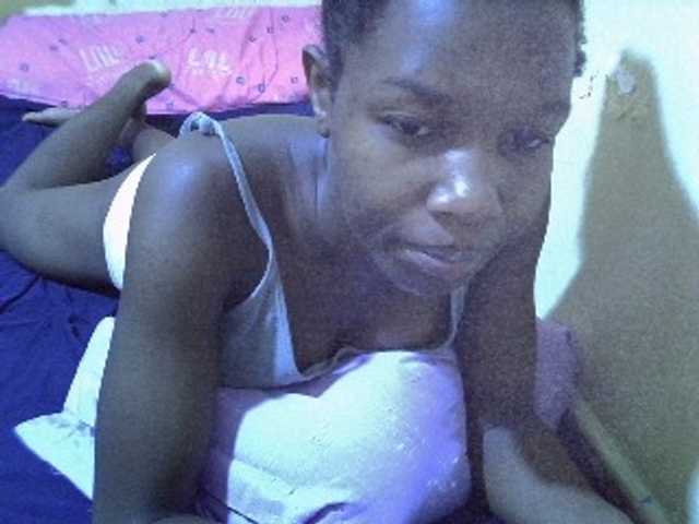 Sexy-halimah live cam on BongaCams