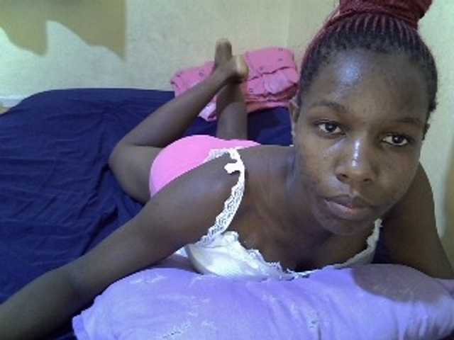 Sexy-halimah live cam on BongaCams