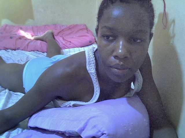 Sexy-halimah live cam on BongaCams