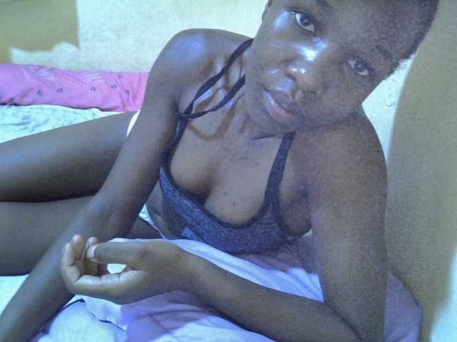 Sexy-halimah live cam on BongaCams