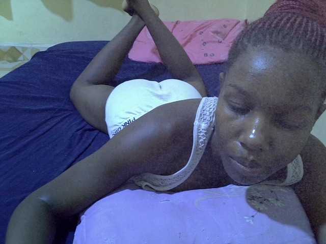Sexy-halimah live cam on BongaCams