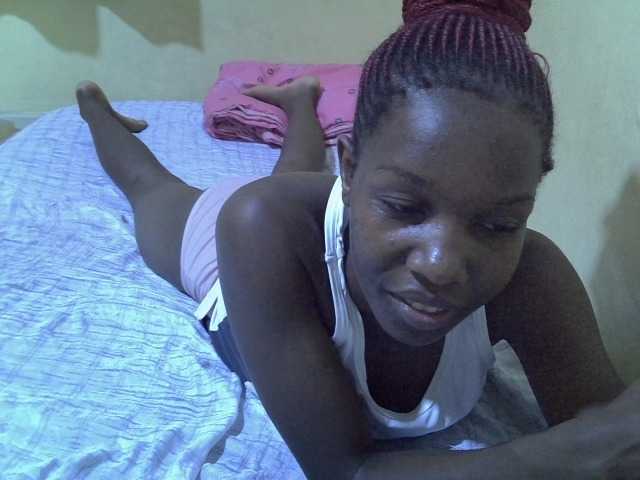 Sexy-halimah live cam on BongaCams