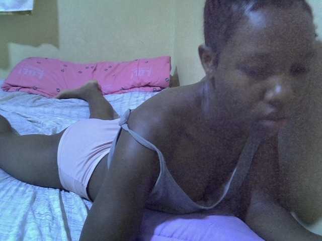 Sexy-halimah live cam on BongaCams