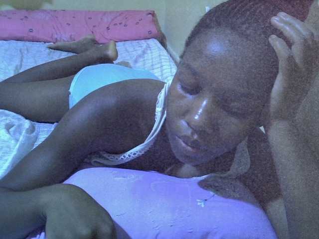 Sexy-halimah live cam on BongaCams
