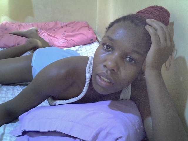 Sexy-halimah live cam on BongaCams