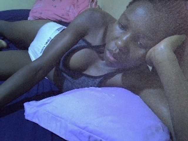 Sexy-halimah live cam on BongaCams