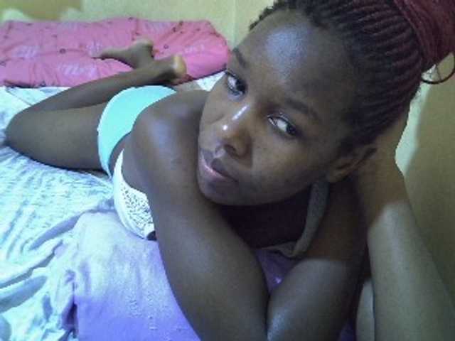 Sexy-halimah live cam on BongaCams